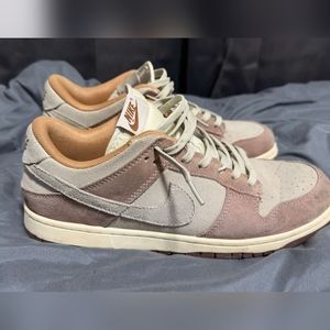 NIKE SB DUNK LOW LOW TRAINERS